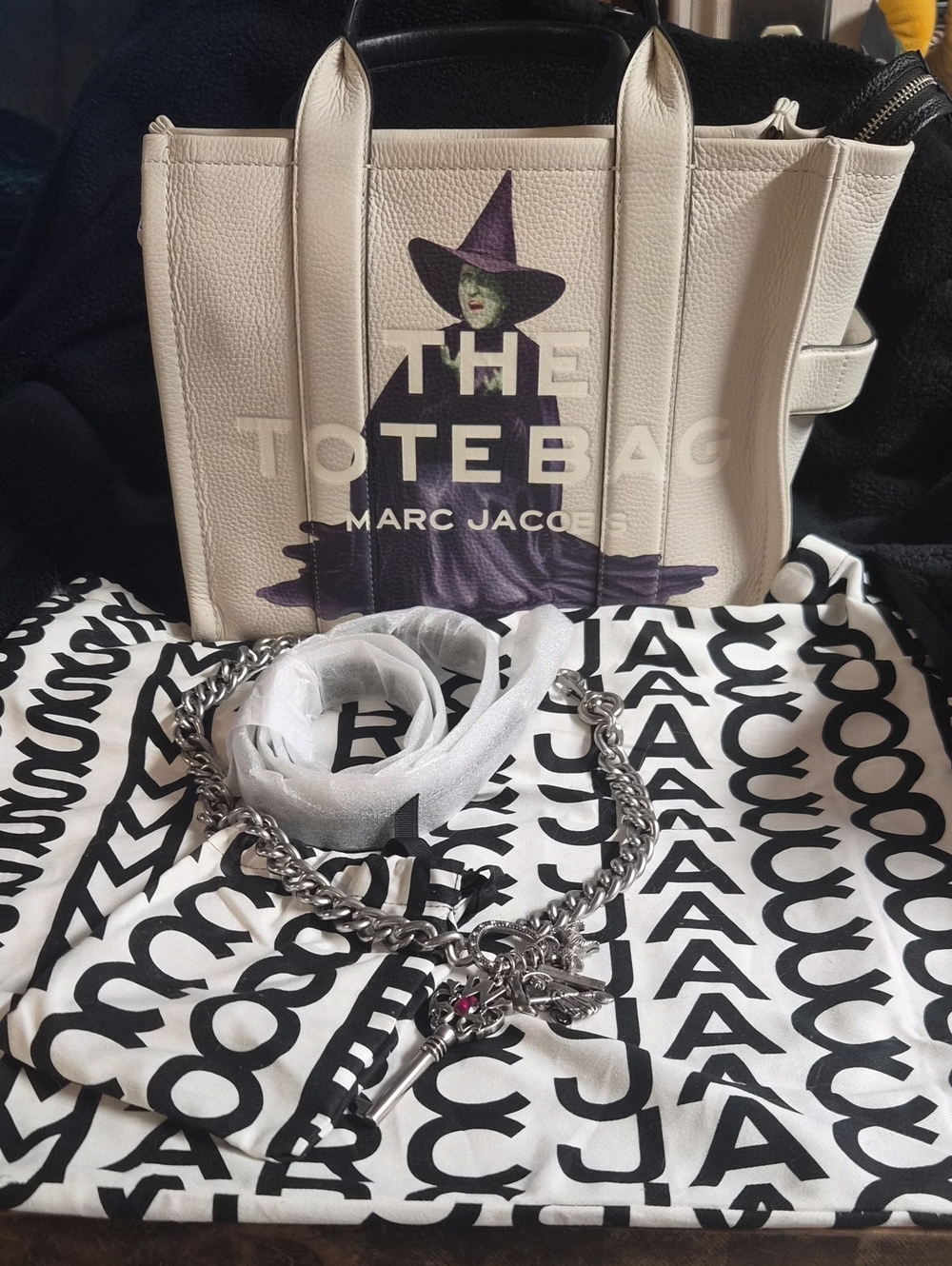 🧙🧹🧙 MARC JACOBS X WIZARD OF OZ THE WICKED WITCH LEATHER MEDIUM TOTE BAG…🧙🧹🧙